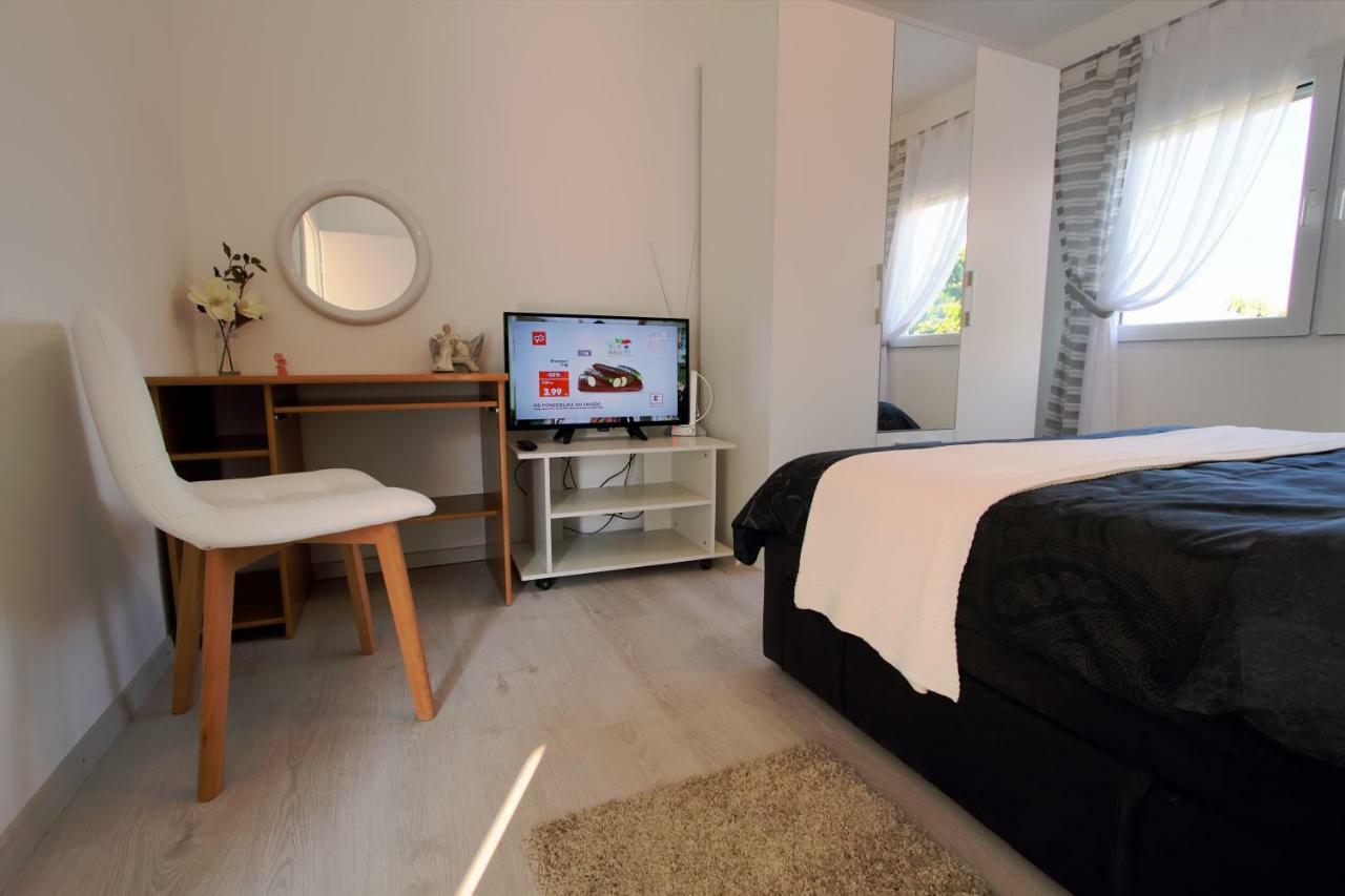 Appartement Apartman Ana à Otočac Extérieur photo