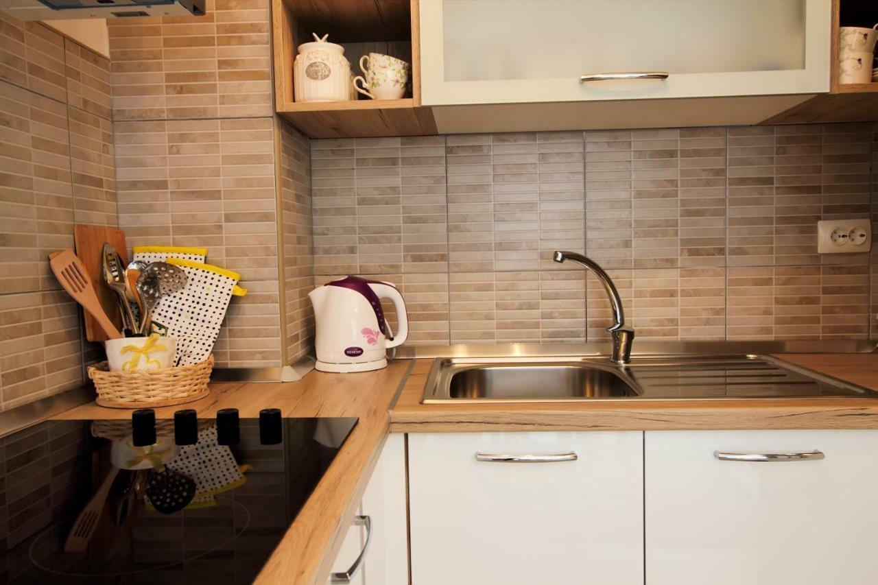 Appartement Apartman Ana à Otočac Extérieur photo