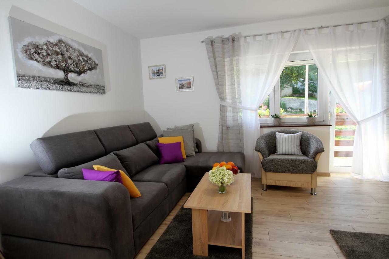 Appartement Apartman Ana à Otočac Extérieur photo